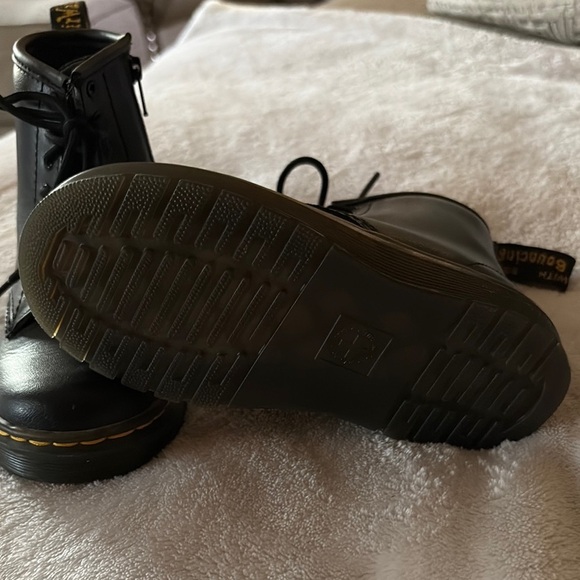 Gently Loved Dr Martens Jr Zavala Combat Leather Boots Unisex - Picture 3 of 11